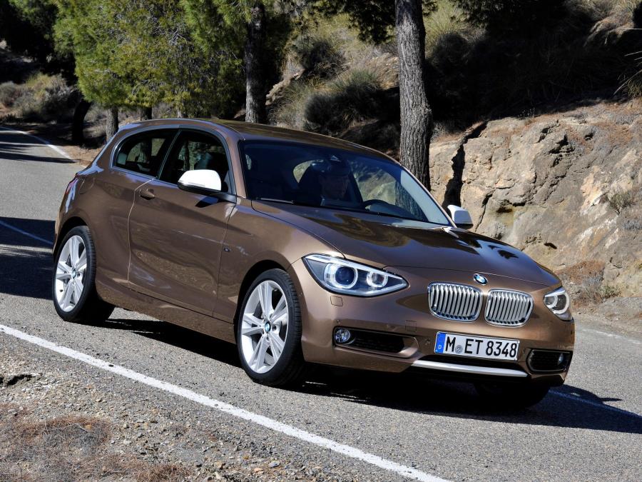  BMW 125d 3-Door Urban Line 2012 года  (фото 4 из 16)